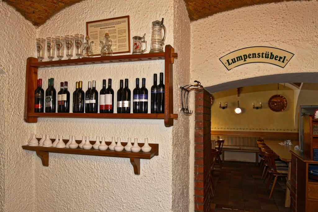 Stiftsgasthof Hochburg Exteriör bild